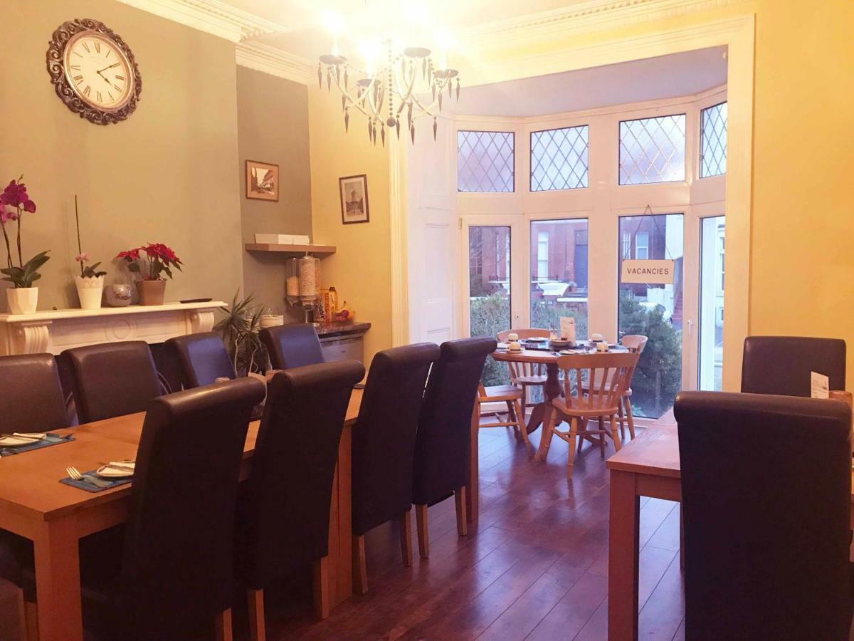 פורטסמות' Esk Vale Guest House מראה חיצוני תמונה