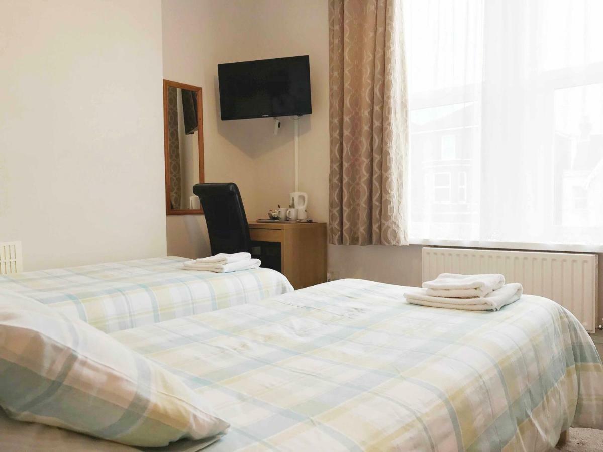 פורטסמות' Esk Vale Guest House מראה חיצוני תמונה